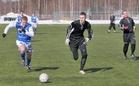 Ville Lindgren leipätyössään ottelussa RoPS - FC OPA.