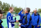 Seurajohto onnittelemassa Juho Sipilää pelaaja-agenttitoiminnan aloittamisesta.